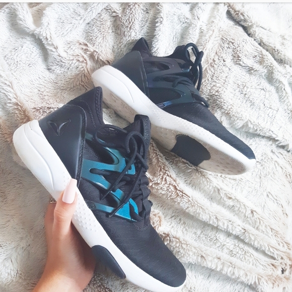 Reebok Shoes - Reebok Hayasu LTD Womens Black